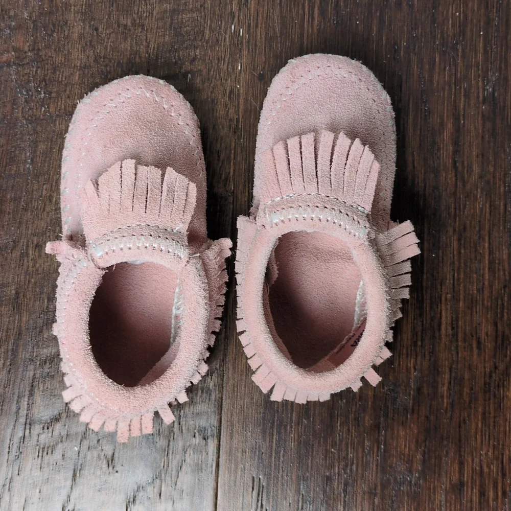Minnetonka Infant Moccasins Sz 3 Alex Pink Suede